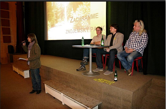 diskuze ve znojemském kin - 2013