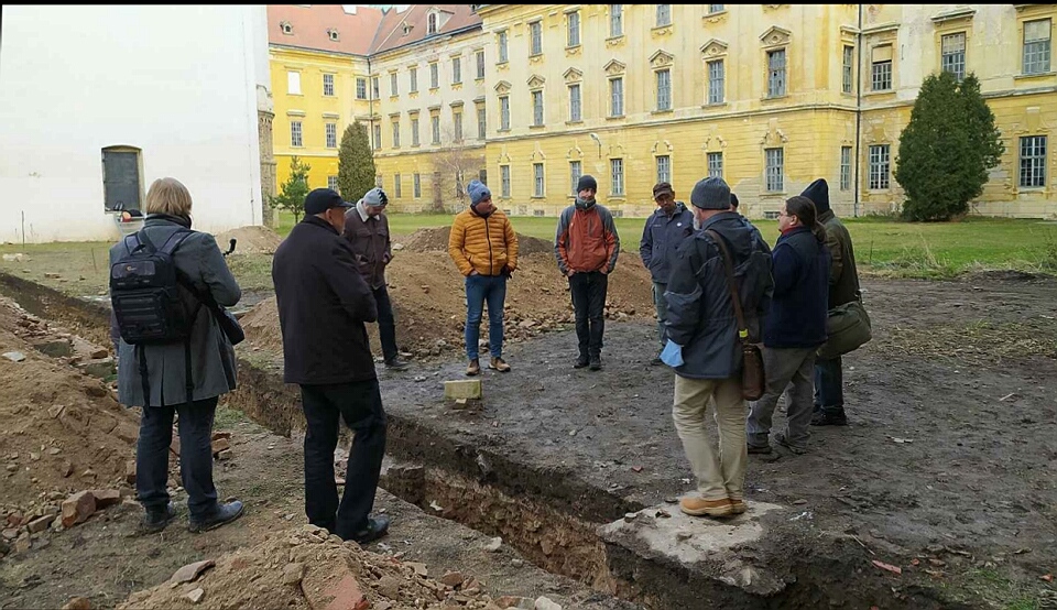 Archeologické sondy - Klášter Louka