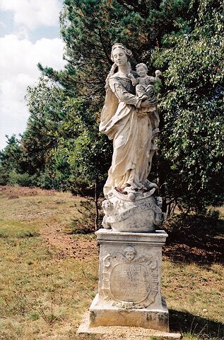 barokní socha Panny Marie „Útočiště hříšníků“ od G. A. Heinze