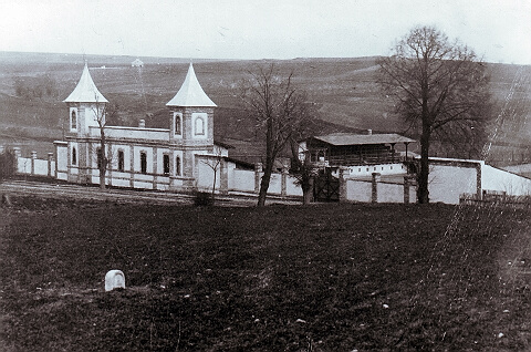 Malá Kraví hora v pozadí - 1892